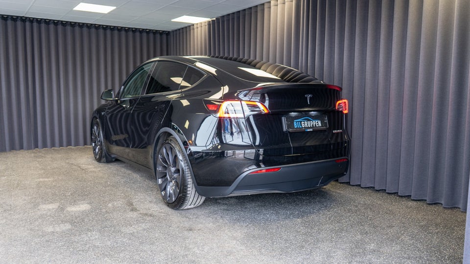 Tesla Model Y Performance AWD 5d