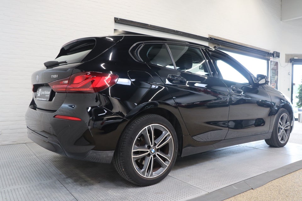 BMW 118i 1,5 Sport Line aut. 5d