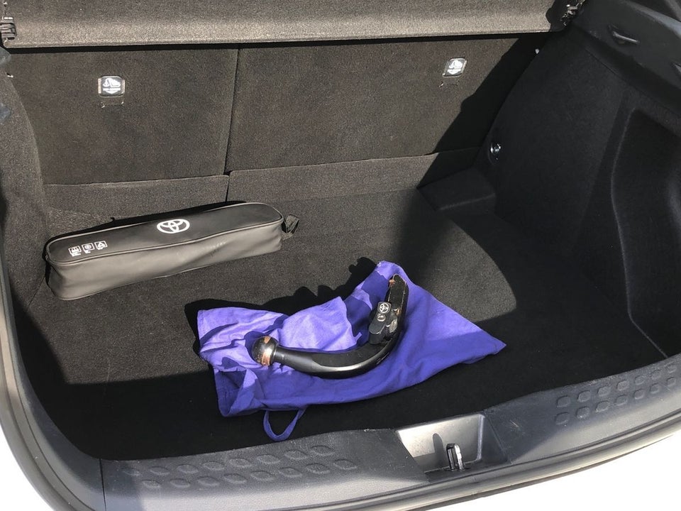 Toyota C-HR 1,8 Hybrid C-LUB Smart CVT 5d