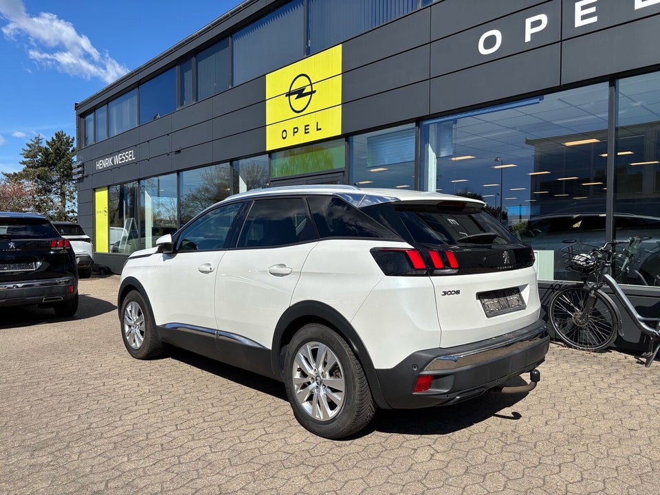 Peugeot 3008 1,2 PureTech 130 Allure 5d