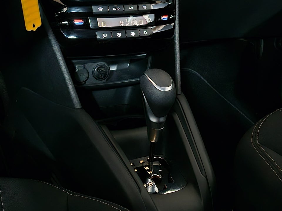 Peugeot 208 1,2 e-THP 110 Allure EAT6 5d