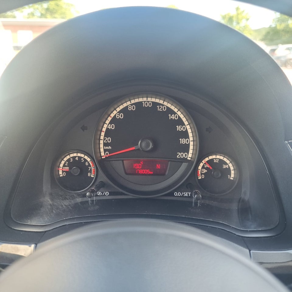 VW Up! 1,0 75 Cheer Up! ASG 5d