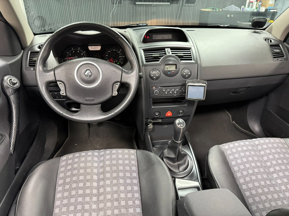 Renault Megane II 1,6 Authentique Comfort CC 2d