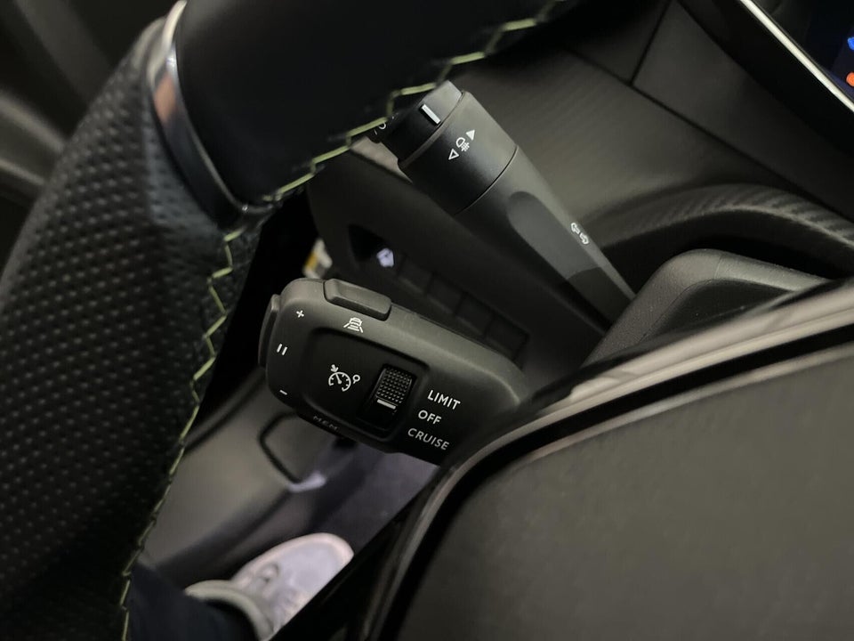 Peugeot e-2008 54 GT 5d