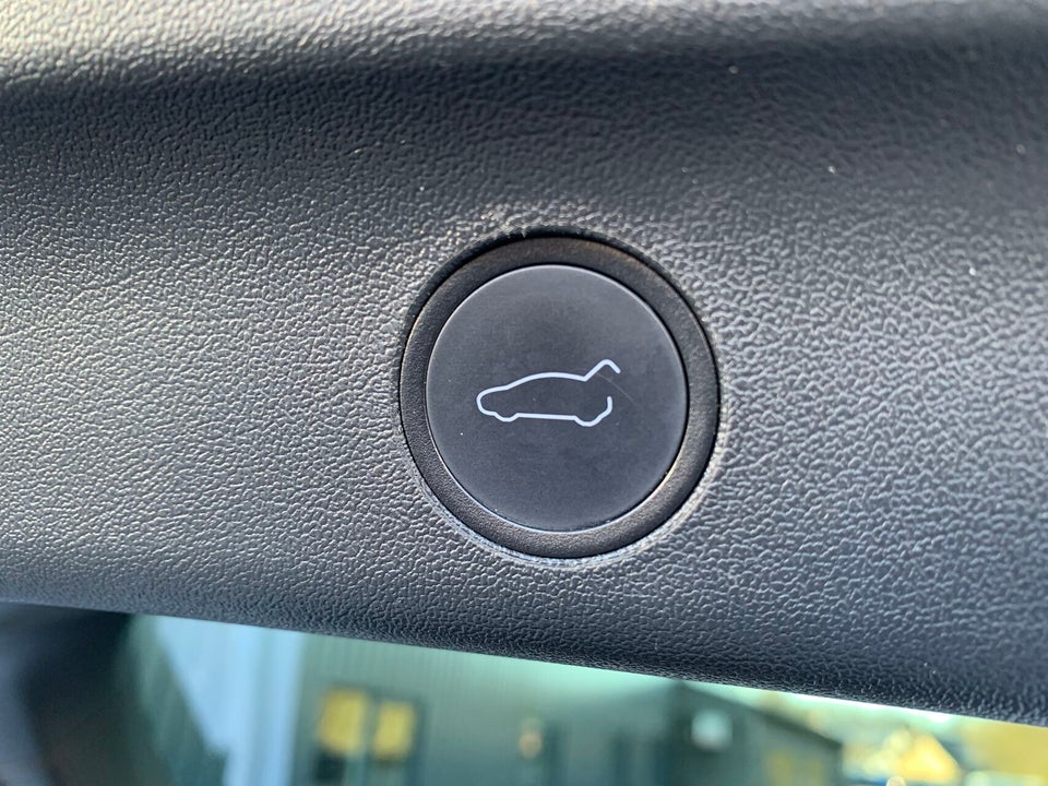 Tesla Model Y Long Range AWD 5d