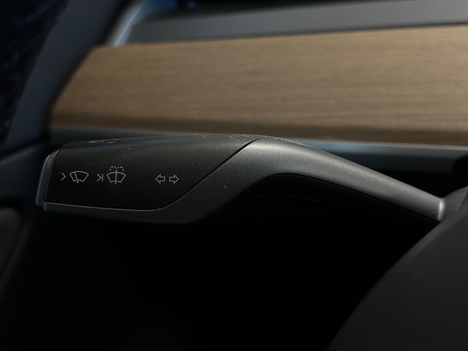 Tesla Model 3 Standard Range+ RWD 4d