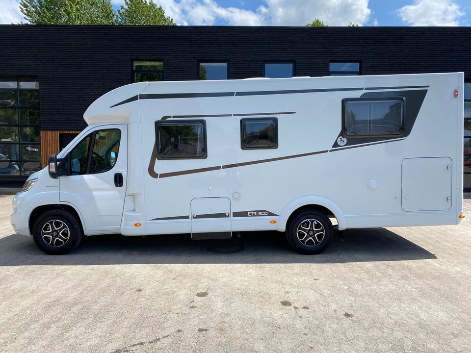 Etrusco T7400QB 2,3 MJT aut. 5d