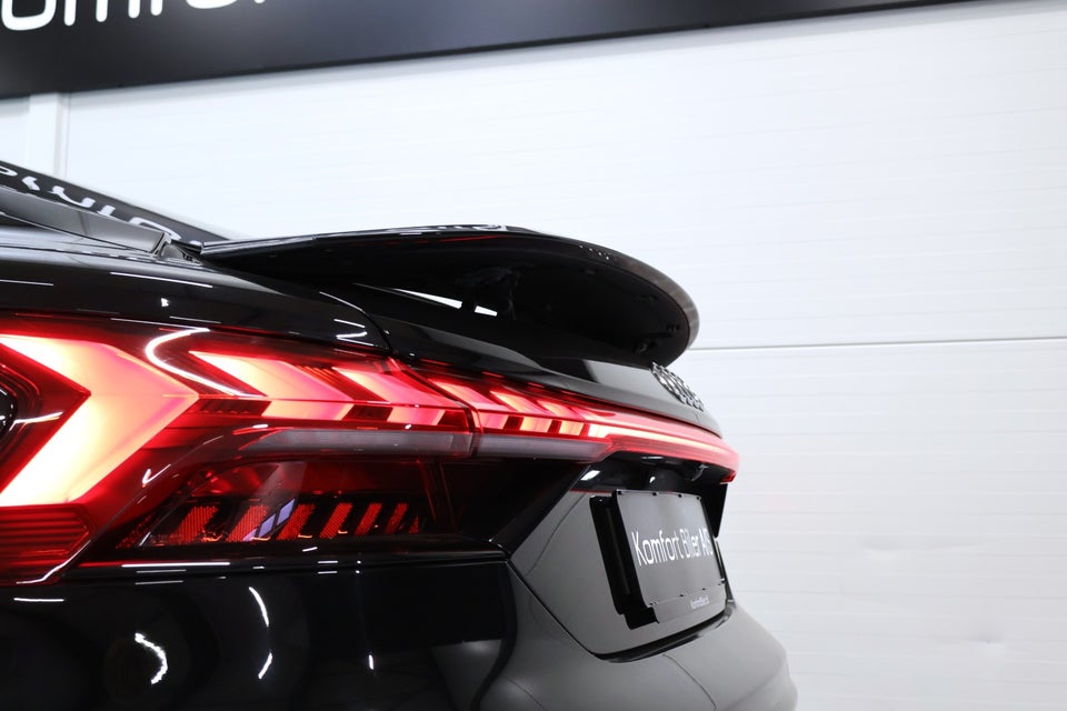 Audi e-tron GT quattro 4d