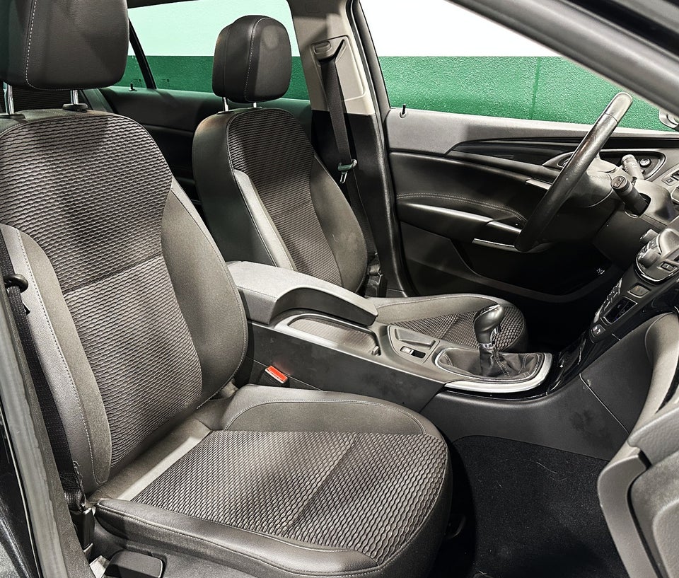 Opel Insignia 1,6 CDTi 136 Cosmo Sports Tourer 5d