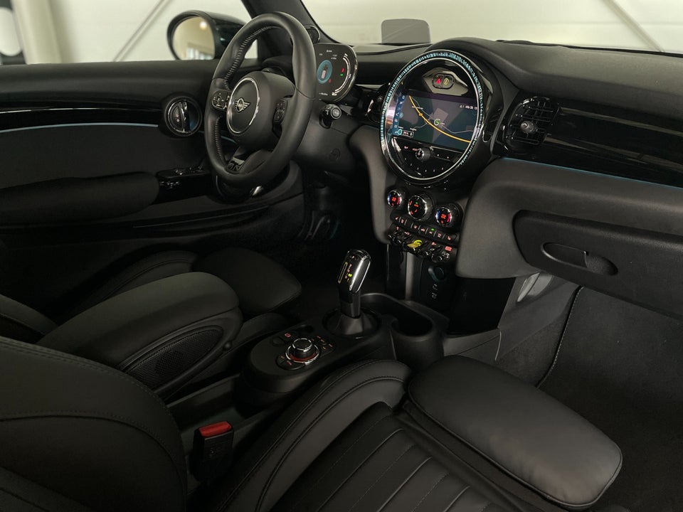 MINI Cooper SE Maximise 3d