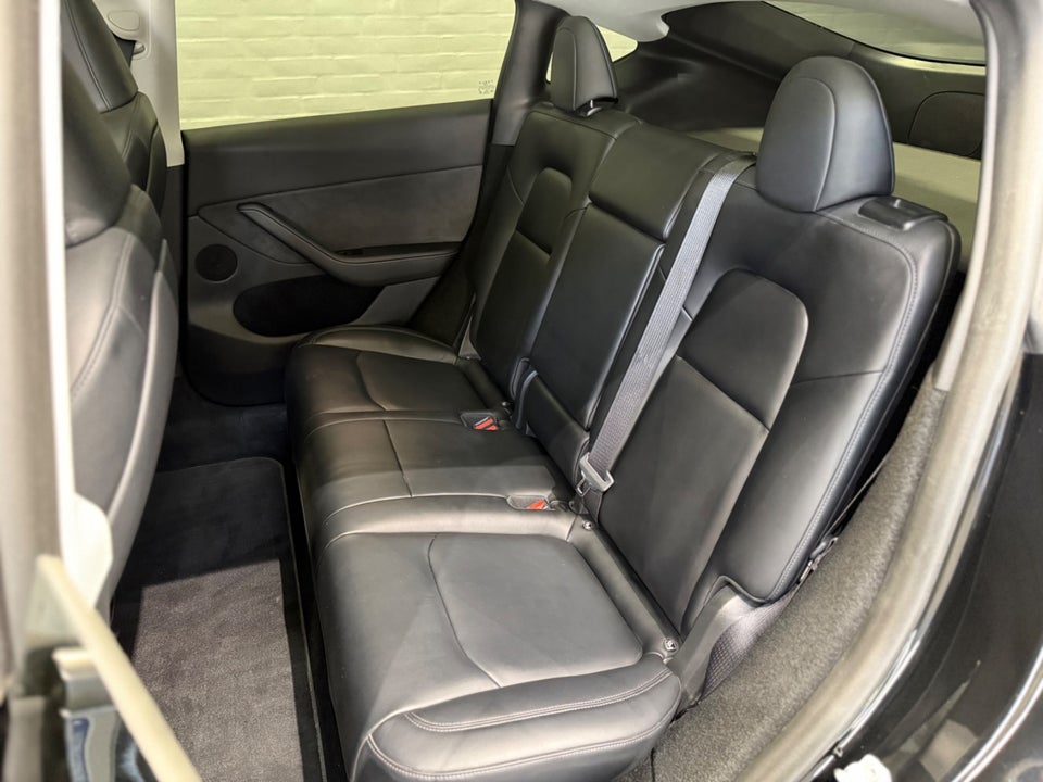 Tesla Model Y RWD 5d