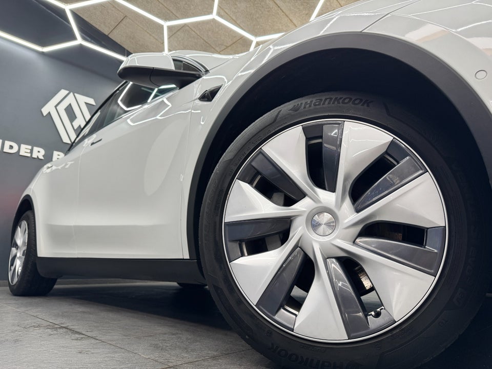 Tesla Model Y Long Range AWD 5d