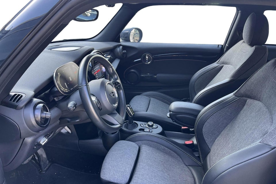 MINI Cooper SE Classic Trim 3d