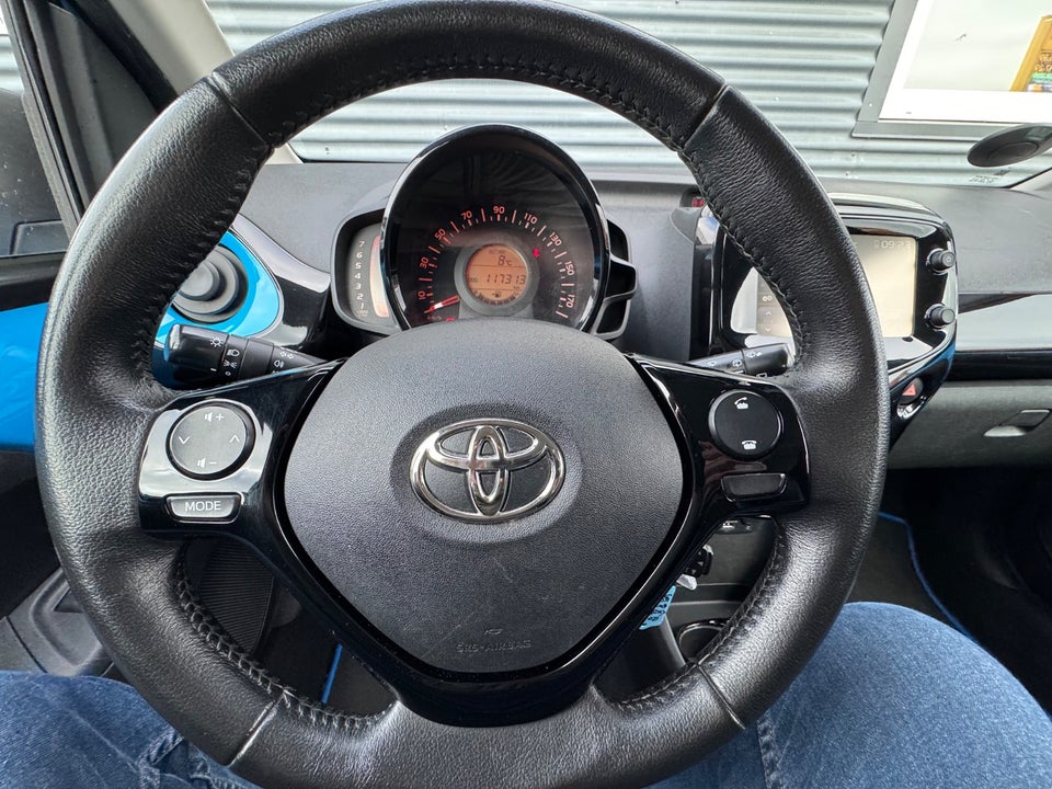 Toyota Aygo 1,0 VVT-i x-press 5d