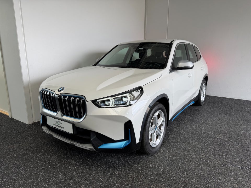 BMW iX1 xDrive30 X-Line 5d