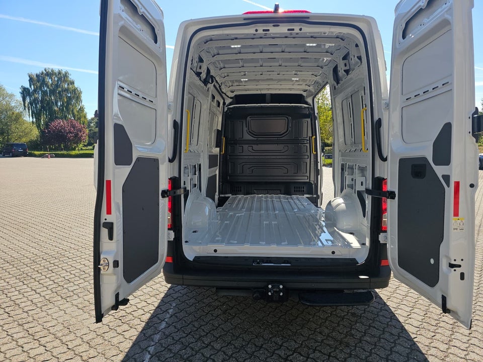 MAN TGE 2,0 3.160 Kassevogn L3H3 aut. RWD