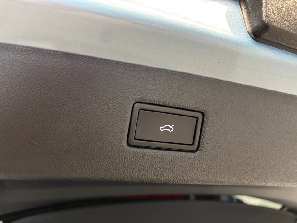 Ford Explorer 77 Premium Extended Range 5d