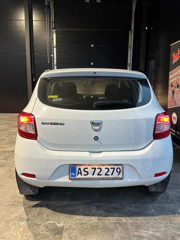 Dacia Sandero 1,2 16V Base 5d