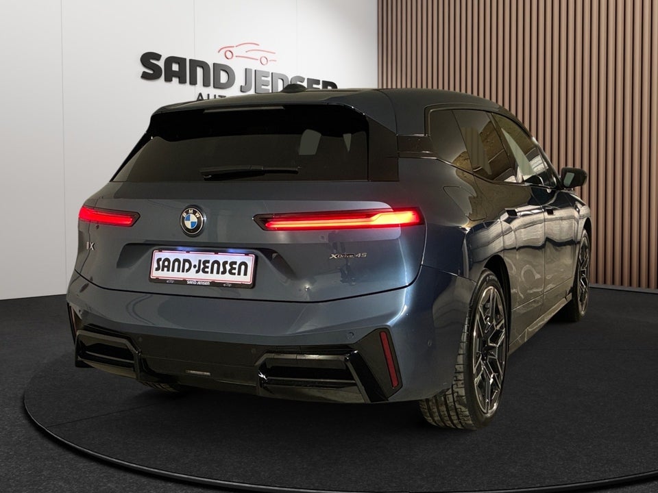 BMW iX xDrive45 M-Sport 5d