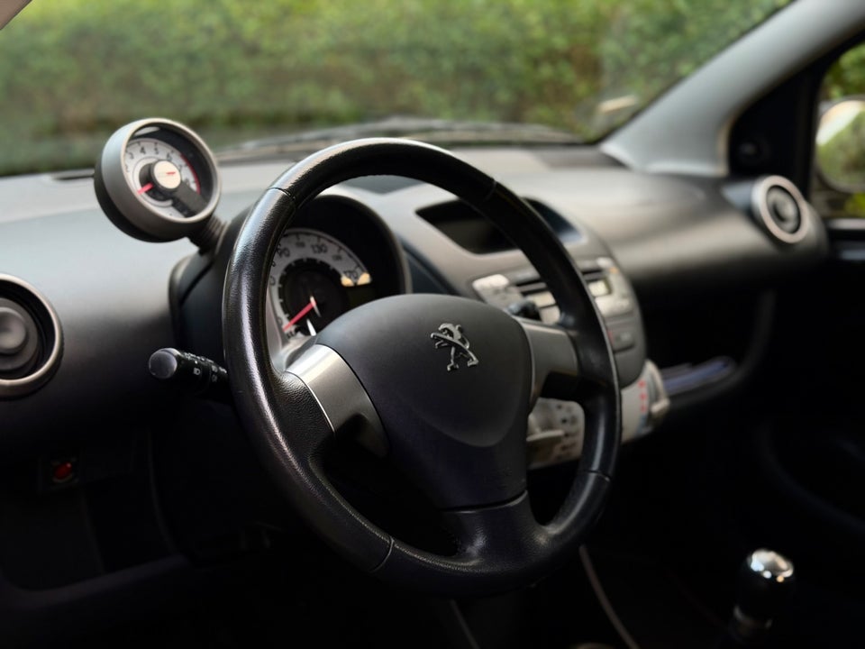 Peugeot 107 1,0 Sportium 5d