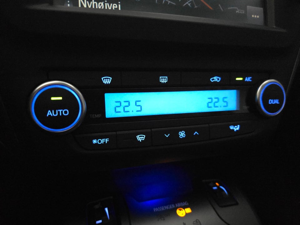 Toyota Avensis 1,8 VVT-i T2 Premium Touring Sports MDS 5d