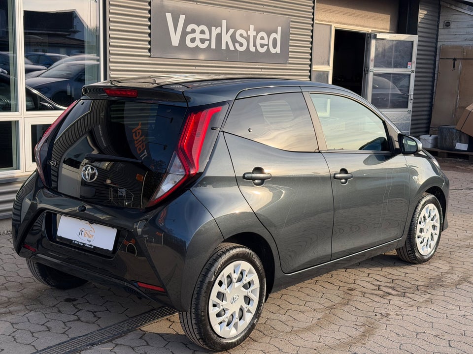 Toyota Aygo 1,0 VVT-i x-pression 5d