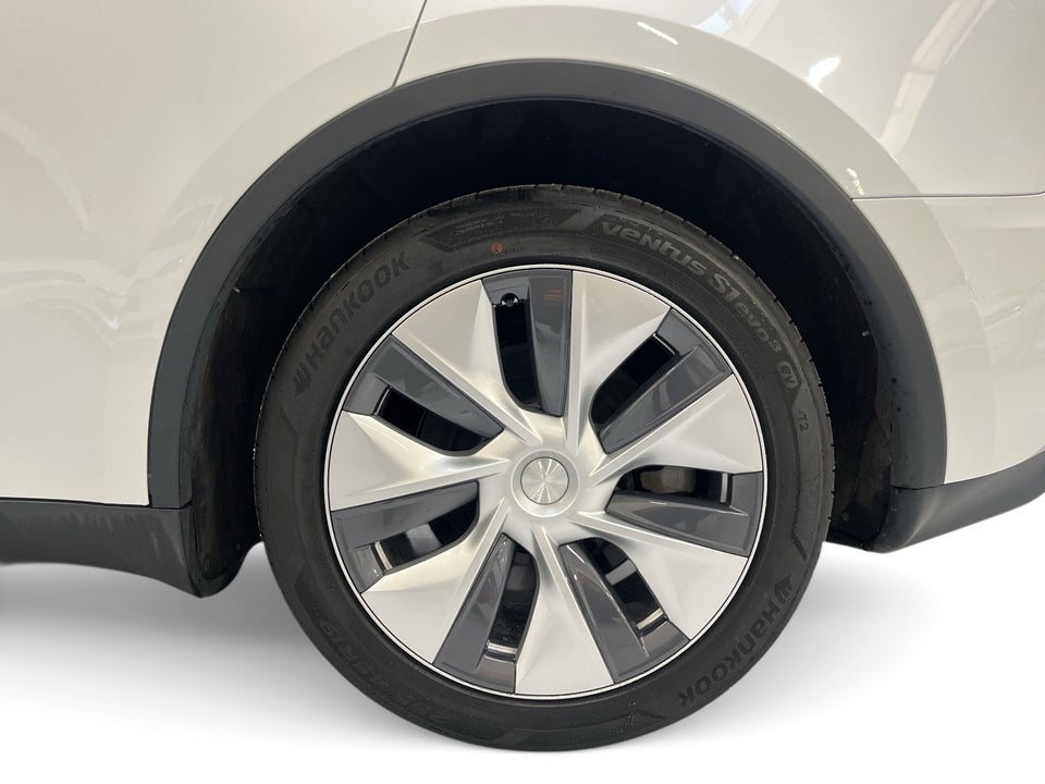 Tesla Model Y Long Range AWD 5d