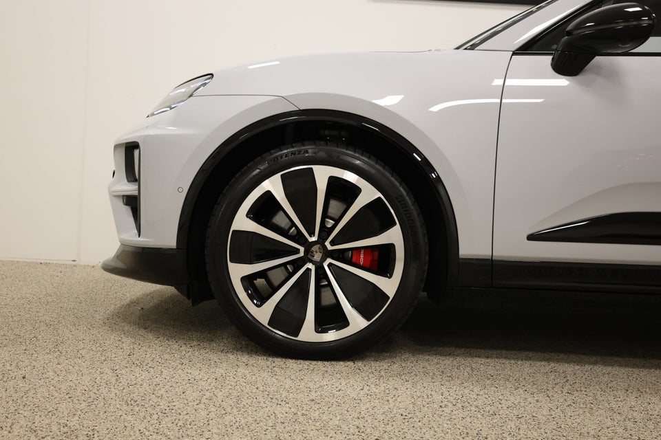 Porsche Macan Turbo 5d
