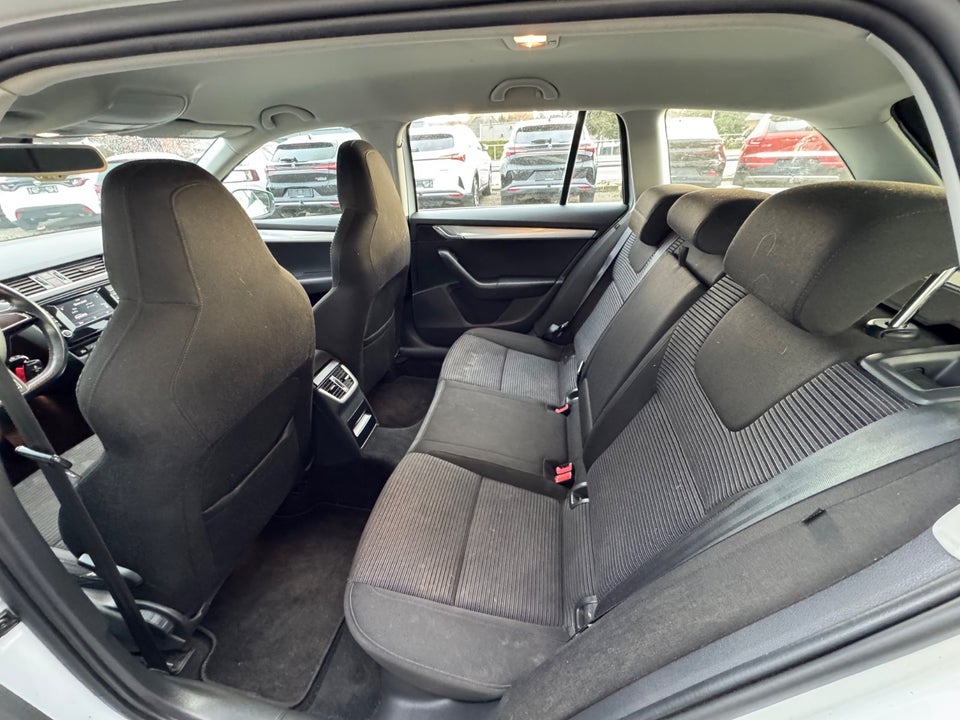 Skoda Octavia 1,6 TDi 105 Active Combi DSG 5d