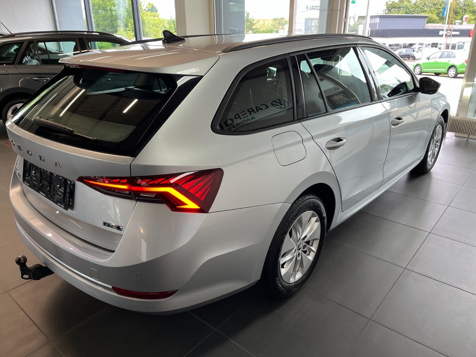 Skoda Octavia 1,0 eTSi 110 Ambition Combi DSG 5d