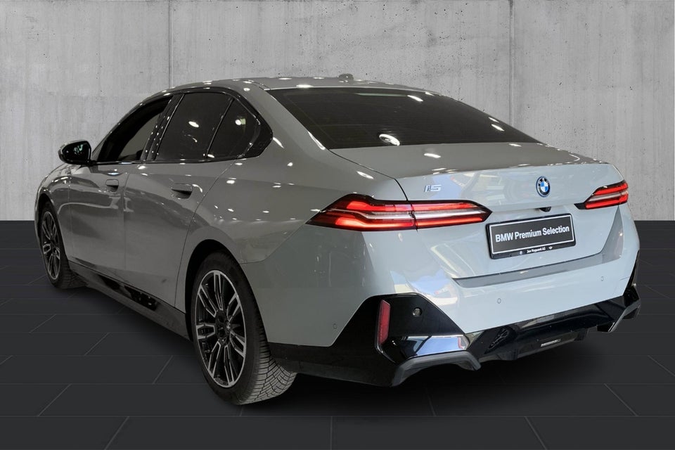 BMW i5 eDrive40 M-Sport 4d