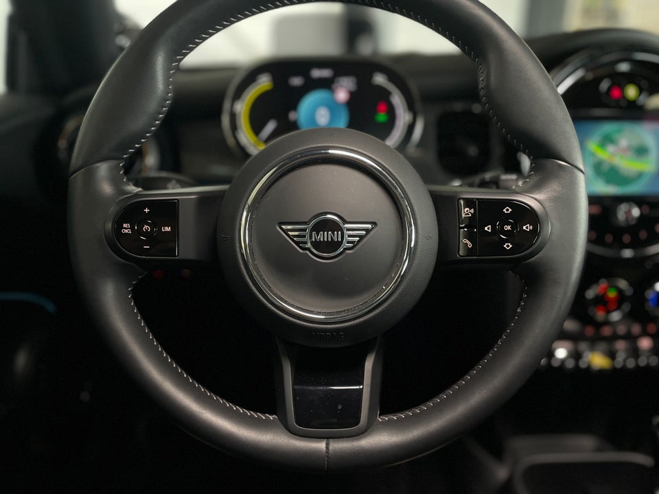 MINI Cooper SE Maximise 3d