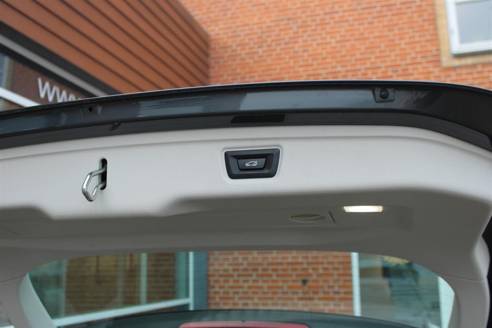BMW 330e 2,0 Touring Sport Line aut. 5d