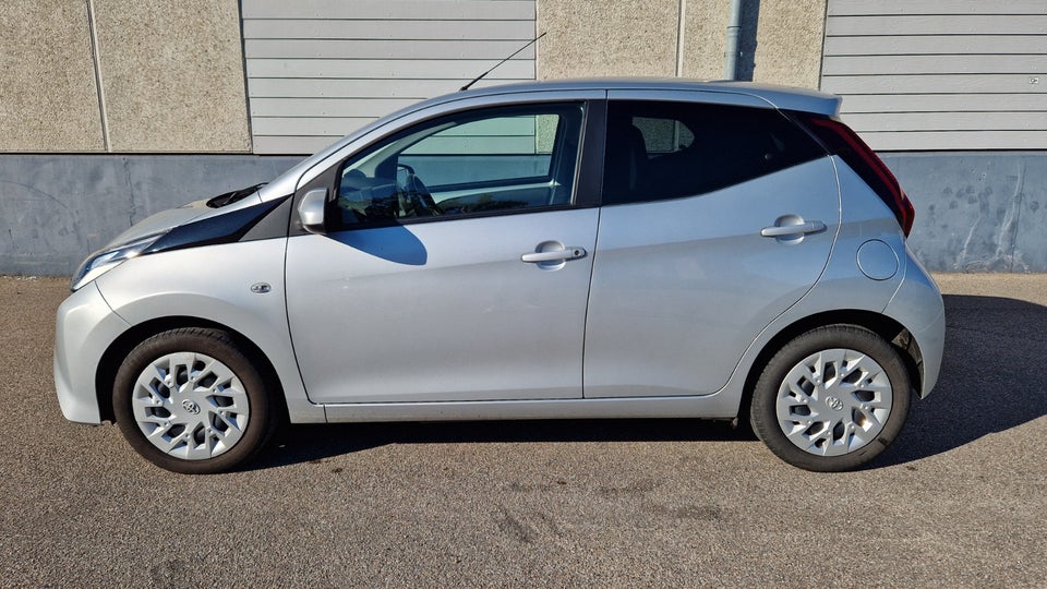 Toyota Aygo 1,0 VVT-i x-pression 5d