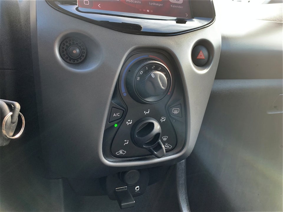 Toyota Aygo 1,0 VVT-i x-pression x-shift 5d