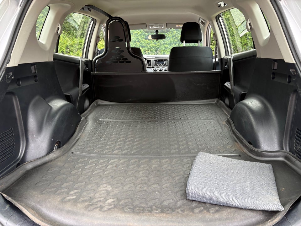 Toyota RAV4 2,0 D-4D T2 Van 5d