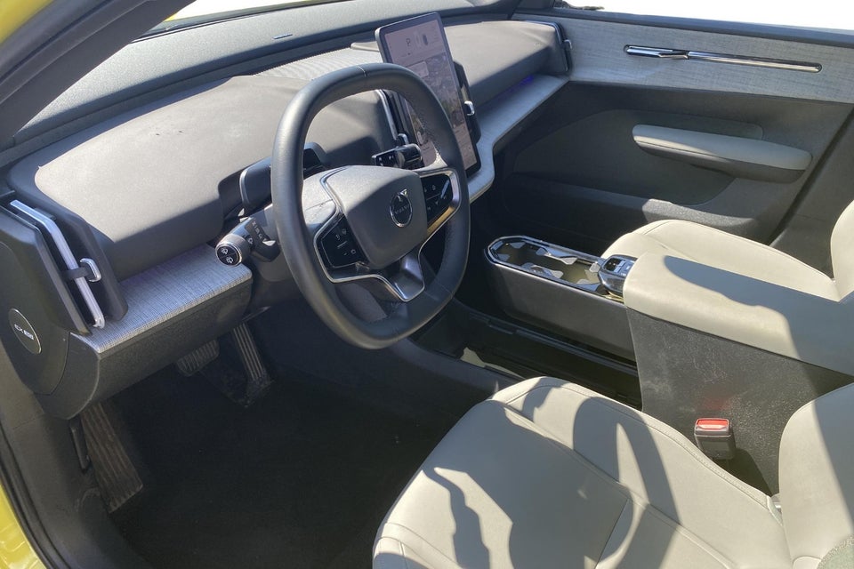 Volvo EX30 Extended Range Plus 5d