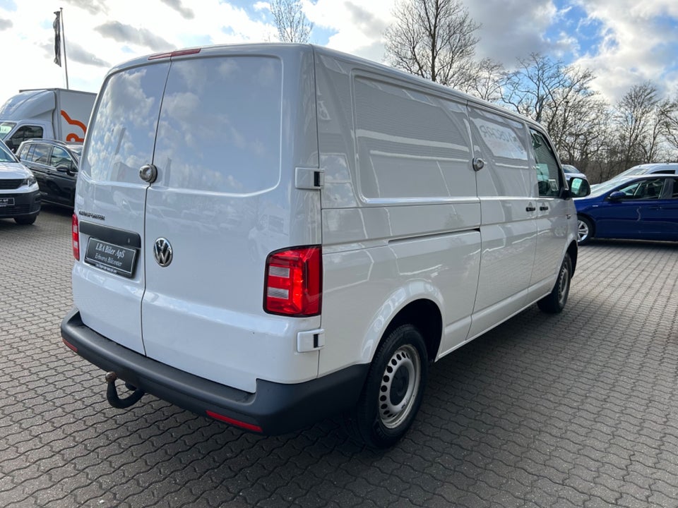 VW Transporter 2,0 TDi 102 Kassevogn lang