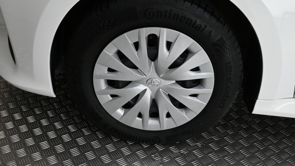 Toyota Yaris 1,5 Hybrid H3 e-CVT 5d