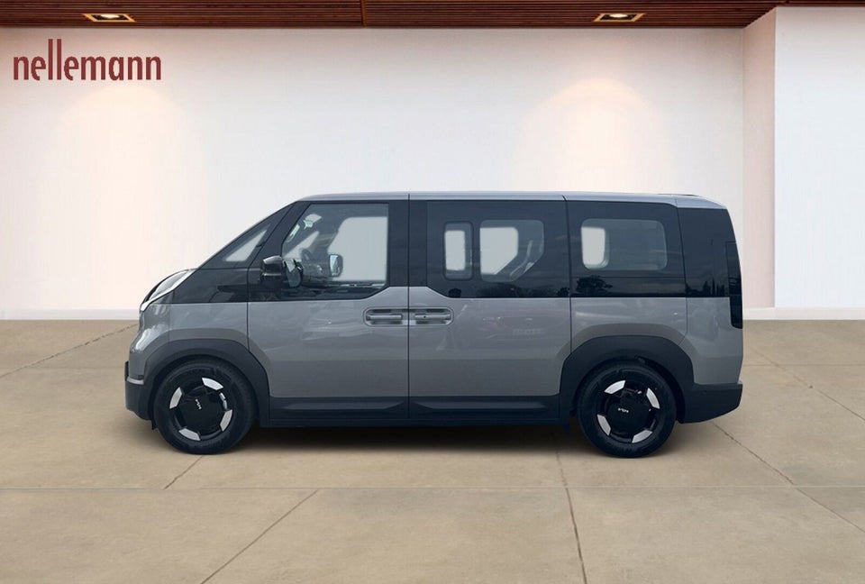 Kia PV5 71 Long Range Upgrade 5d