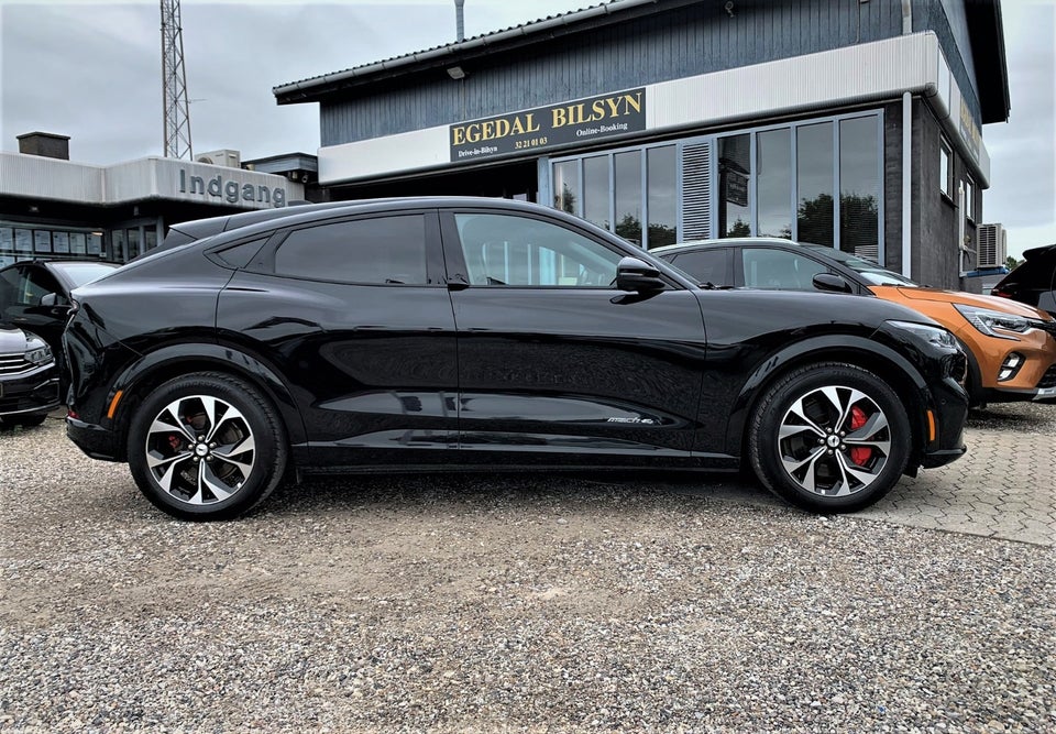 Ford Mustang Mach-E 98 Premium Extended Range AWD 5d