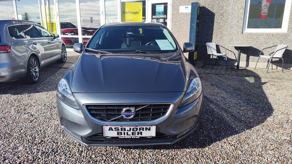 Volvo V40 1,6 D2 115 Momentum 5d