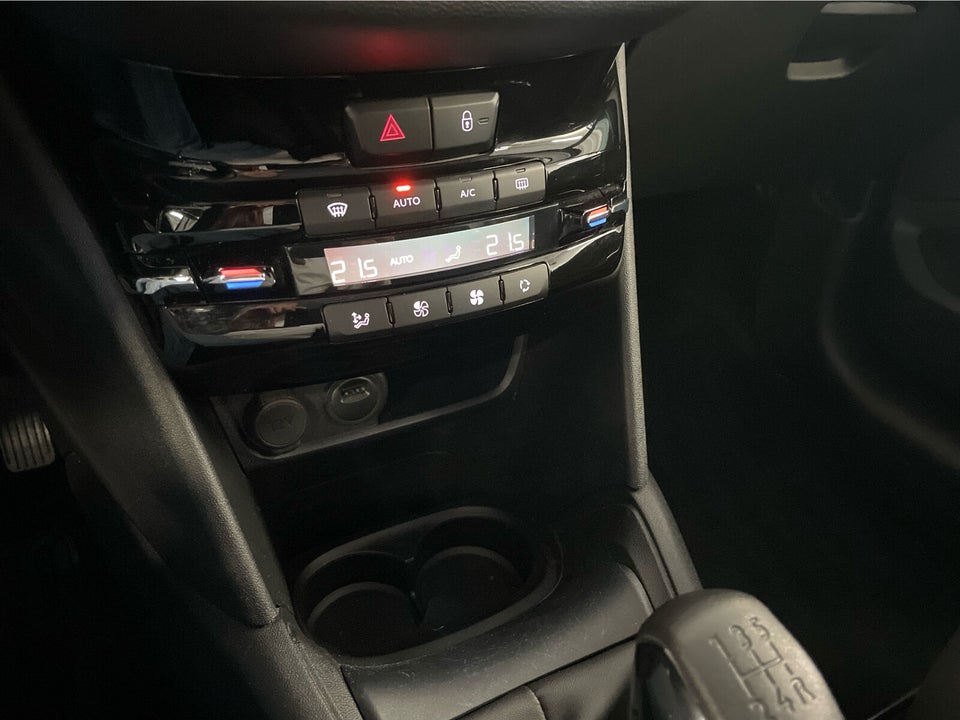 Peugeot 208 1,2 VTi 82 Envy 5d