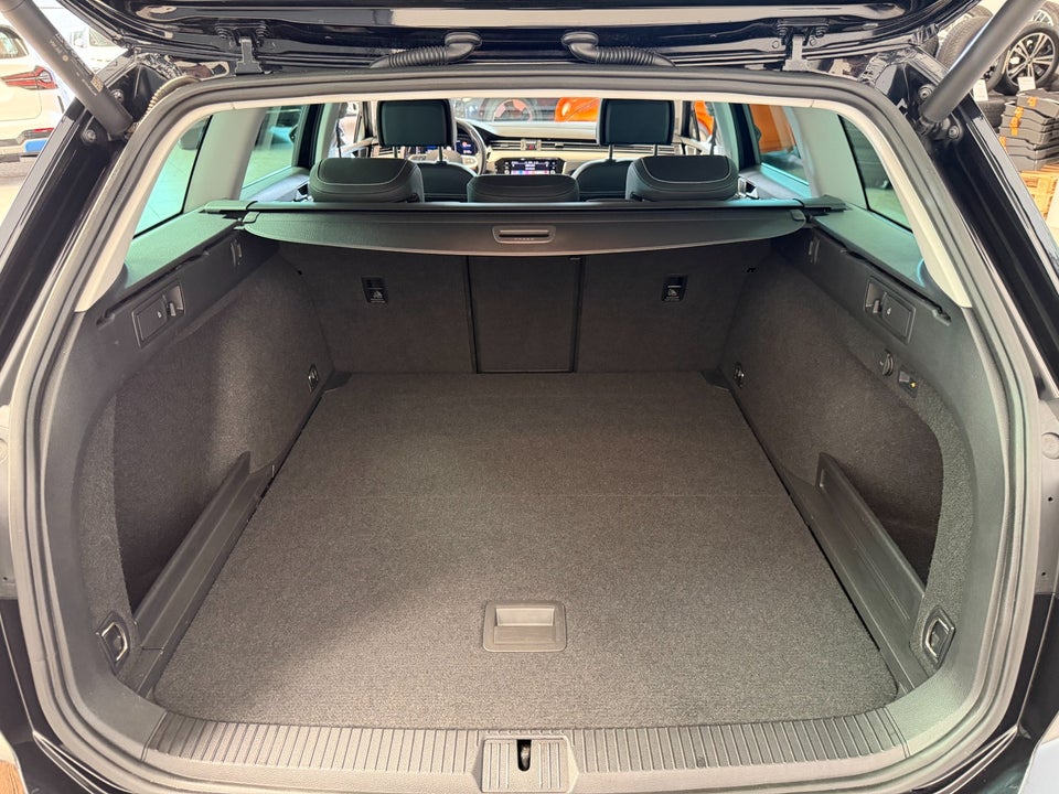 VW Passat 2,0 TDi 150 Elegance Variant DSG 5d