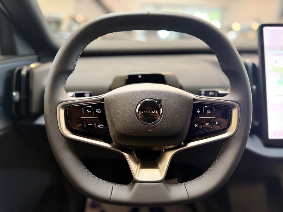 Volvo EX30 Standard Range Plus 5d