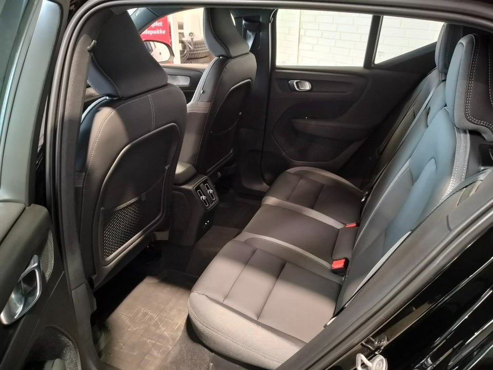 Volvo XC40 P6 ReCharge Core 5d