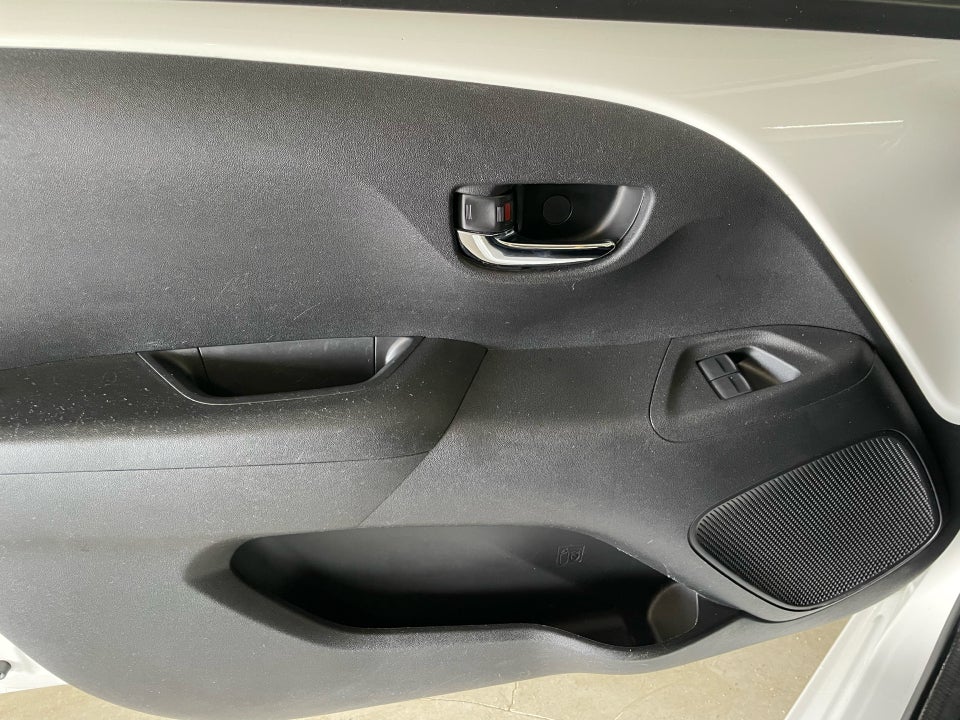 Toyota Aygo 1,0 VVT-i x-plore 5d