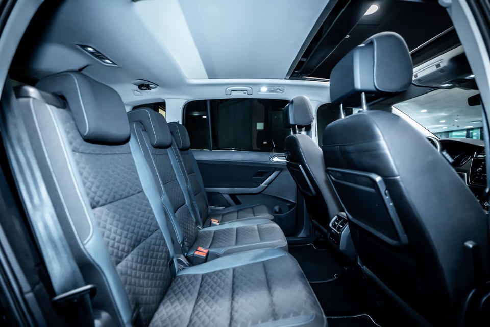 VW Touran 1,5 TSi 150 R-line 7prs 5d