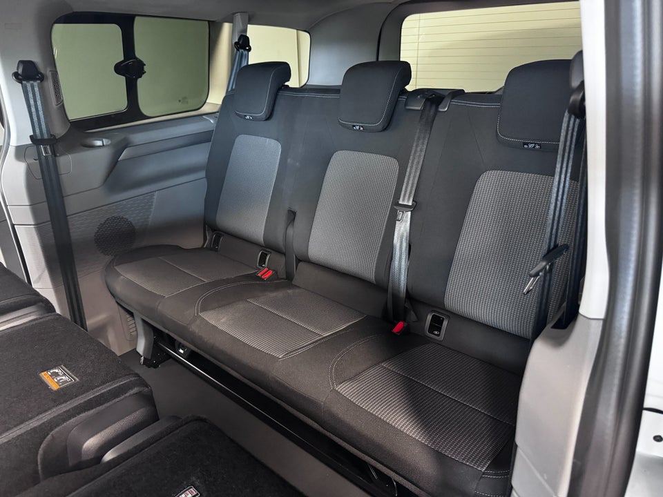 VW e-Caravelle 64 Style LWB