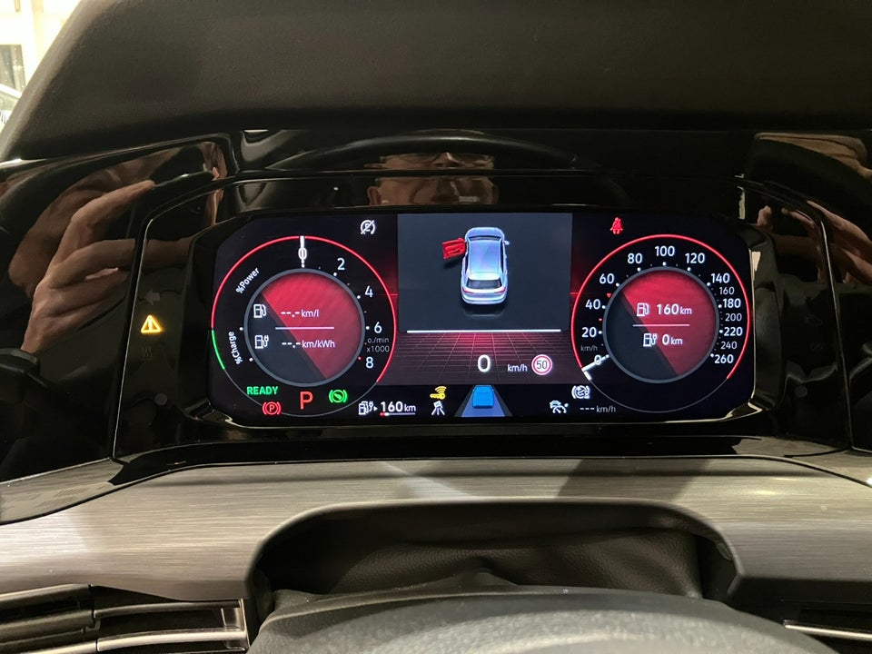 VW Golf VIII 1,4 eHybrid DSG 5d